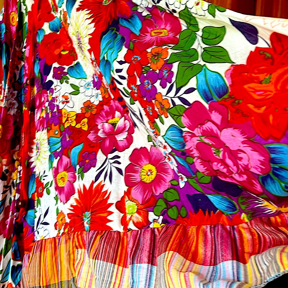 🌺🌼🌺NWOTSkirtOrDressVibraintFlowersFlirty
CrochetTopHighLowHemSEXYS:L/XlPristine